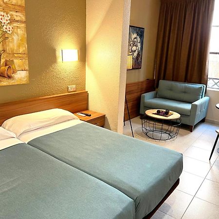Hotel Aneto Barcelona Exterior photo