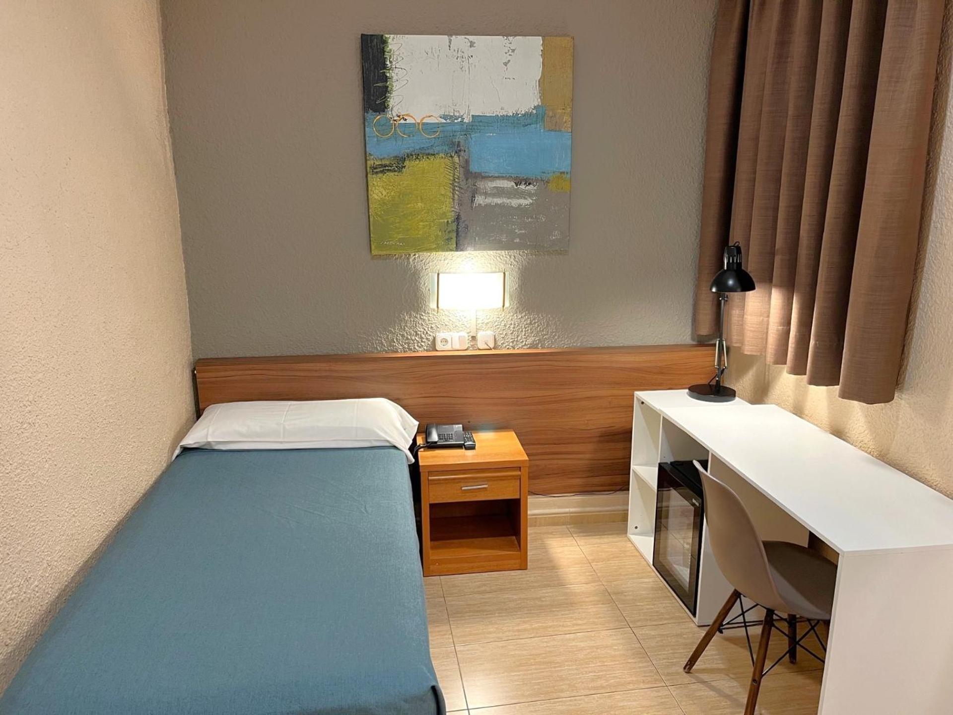 Hotel Aneto Barcelona Exterior photo