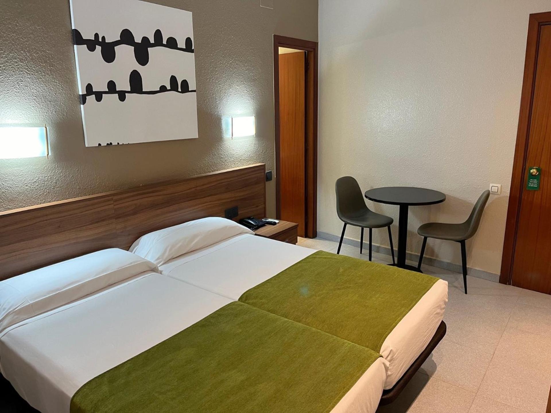 Hotel Aneto Barcelona Exterior photo